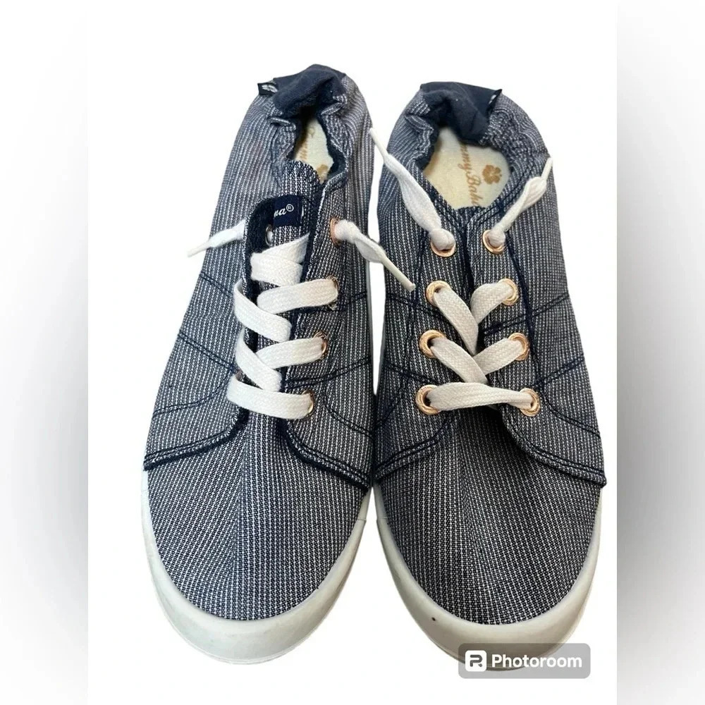 TOMMY BAHAMA N Woman’s No-Tie Memory Foam Slip-on Sneakers, Blue/White Striped 9